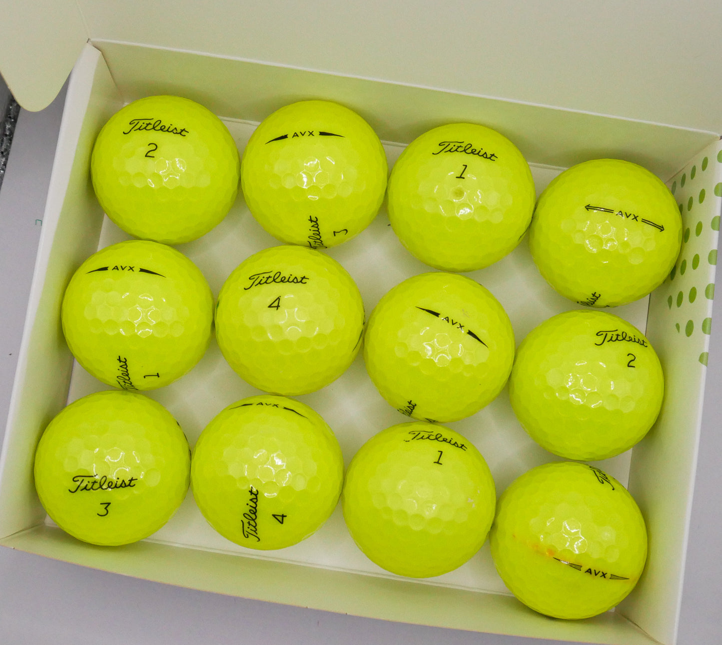 Titleist AVX "Yellow" - Pack of 12 golf balls
