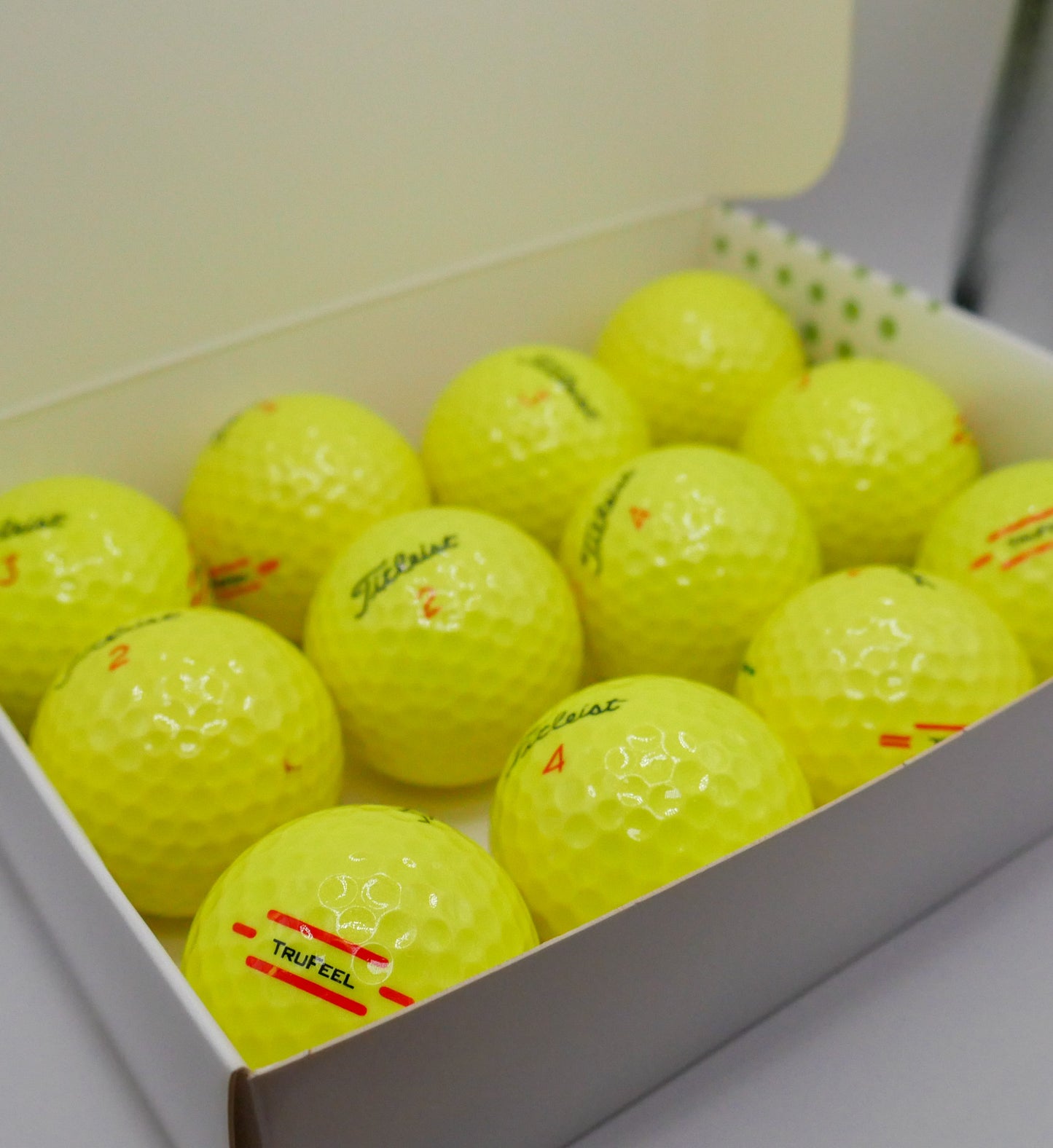 Titleist TruFeel "Yellow" - Pack of 12 golf balls